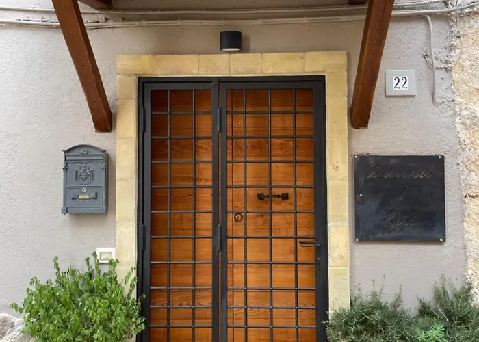 La Torretta Di Eggi 게스트하우스 *